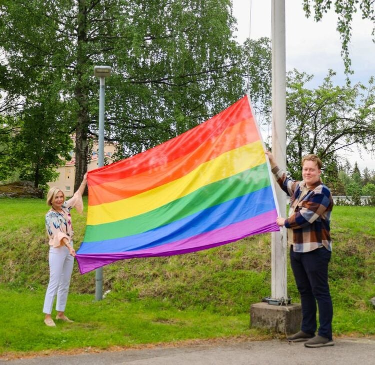 Tamko ja TAMK nostivat tänään sateenkaarilipun pääkampuksella salkoon Manse Pride…