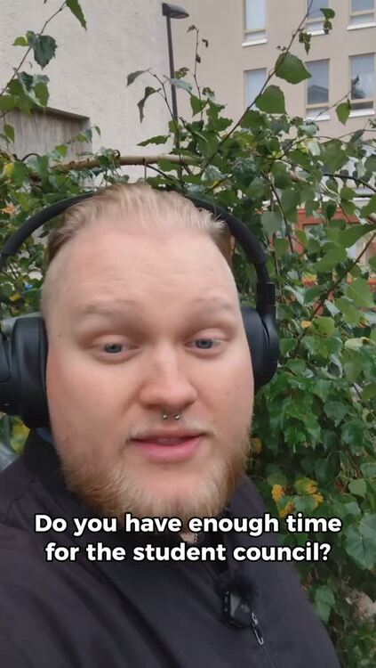 Mietityttääkö, riittääkö aika edustajistossa toimimiseen? 🤔 Ei hätää! Videolla kerrotaan&hellip;